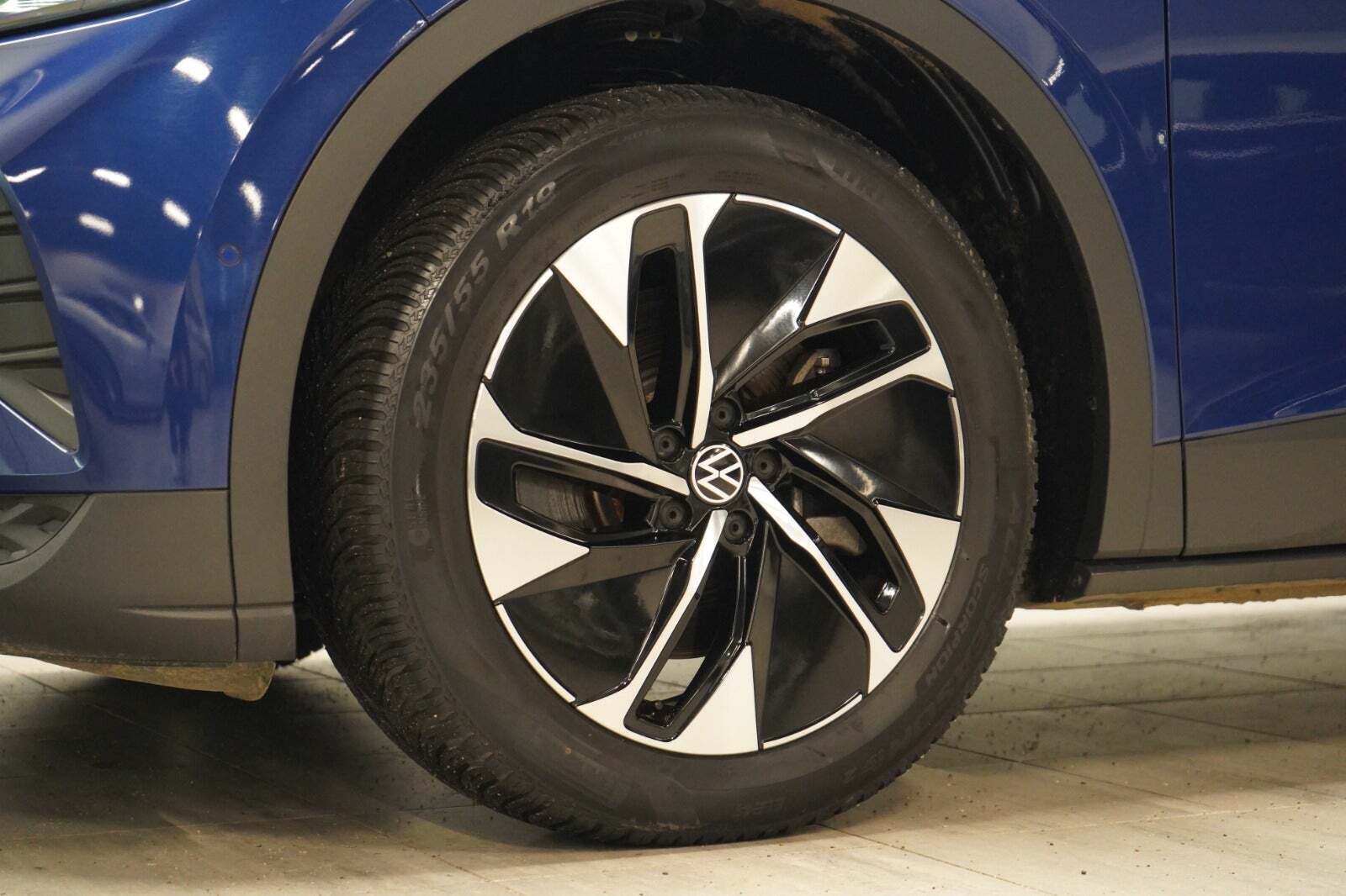 Blå VW ID.4 fra 2023