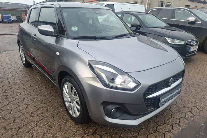 Sølv Suzuki Swift fra 2020 set udefra
