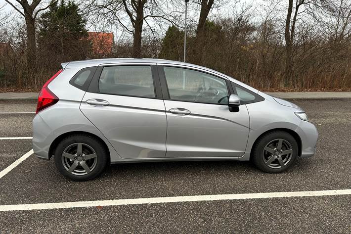 Grå Honda Jazz fra 2018