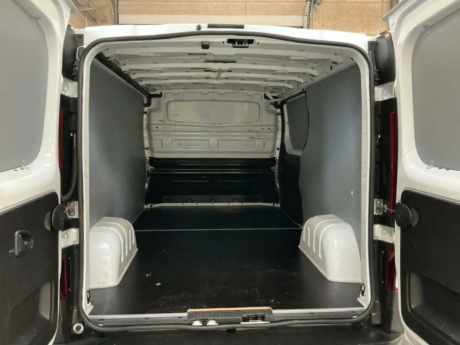 Hvid Renault Trafic fra 2024