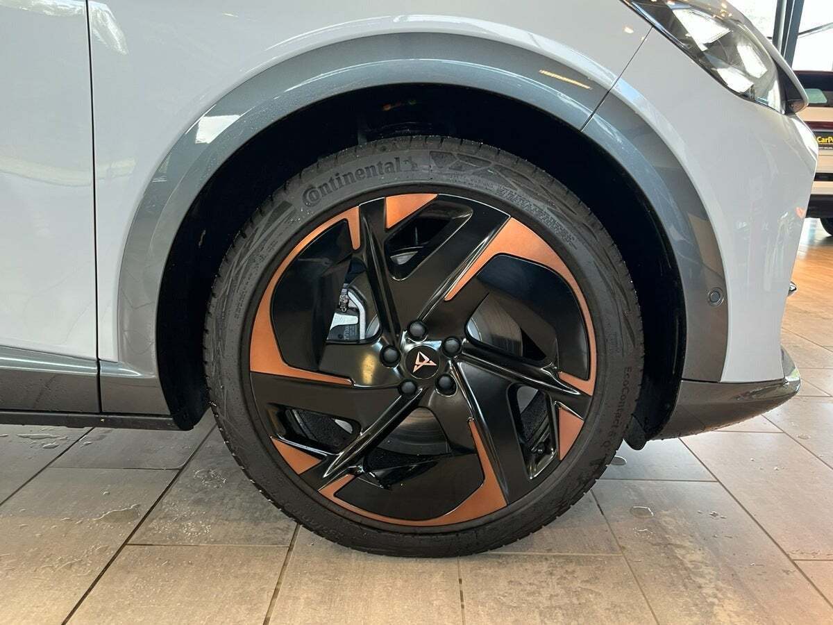 Hvid Cupra Tavascan fra 2024