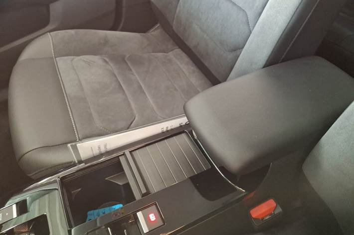 Hvid Citroën ë-C4 X fra 2024