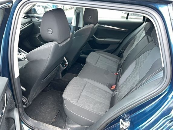 Blå Skoda Octavia fra 2022
