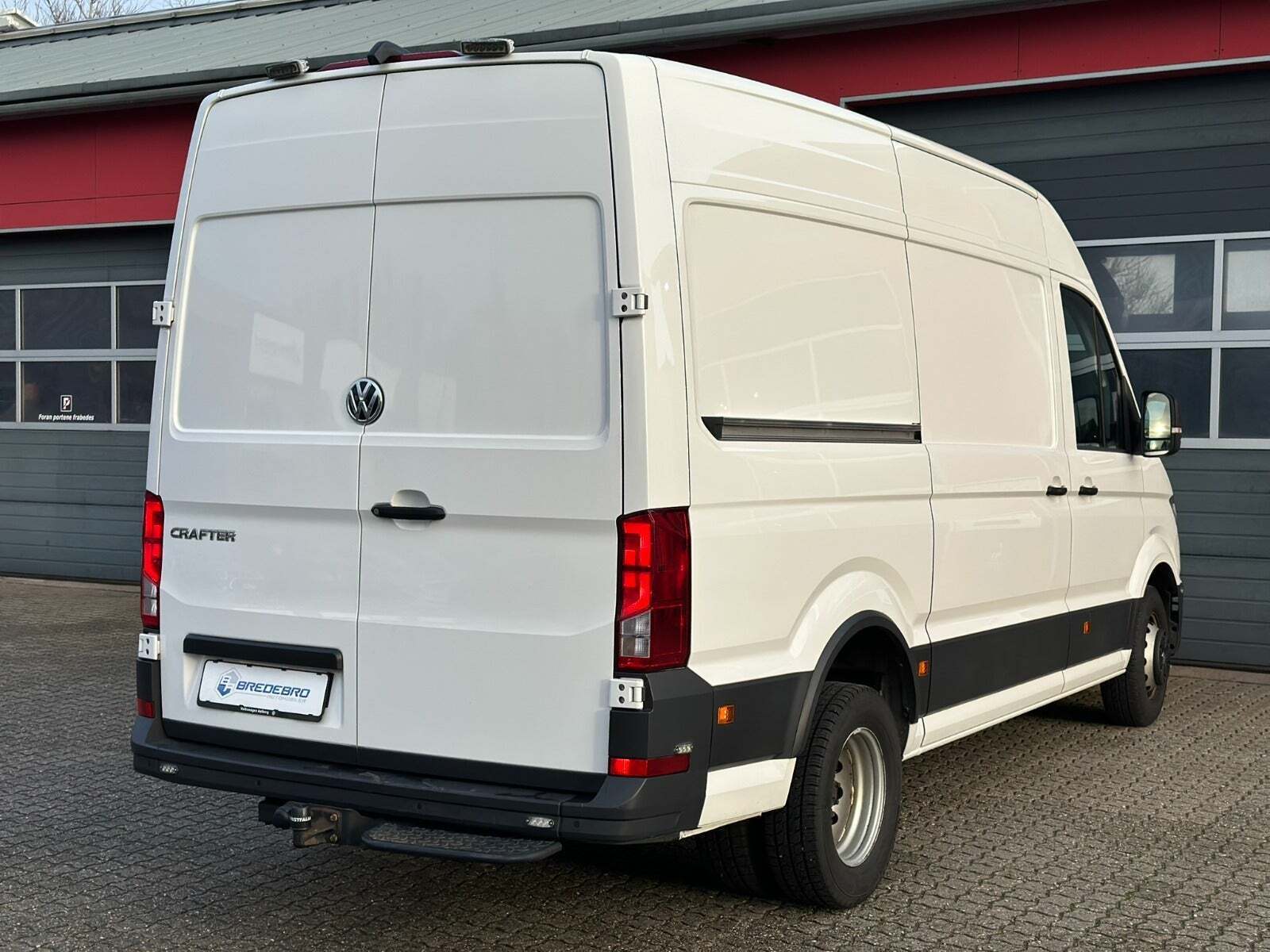 VW Crafter 35 2,0 TDi 177 Kassevogn L3H3 aut.