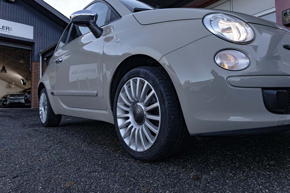 Beige Fiat 500 fra 2008