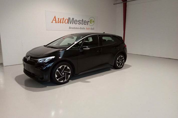 Sort VW ID.3 fra 2023 set udefra