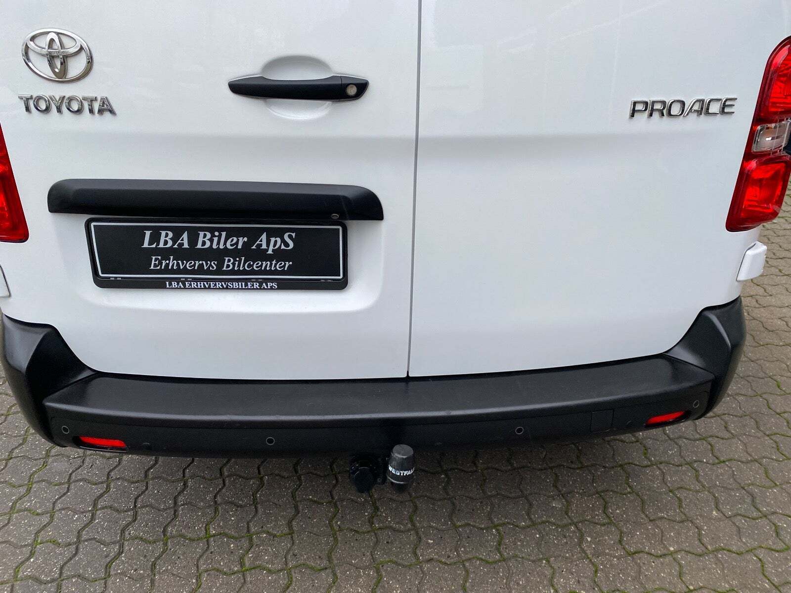Hvid Toyota ProAce fra 2023