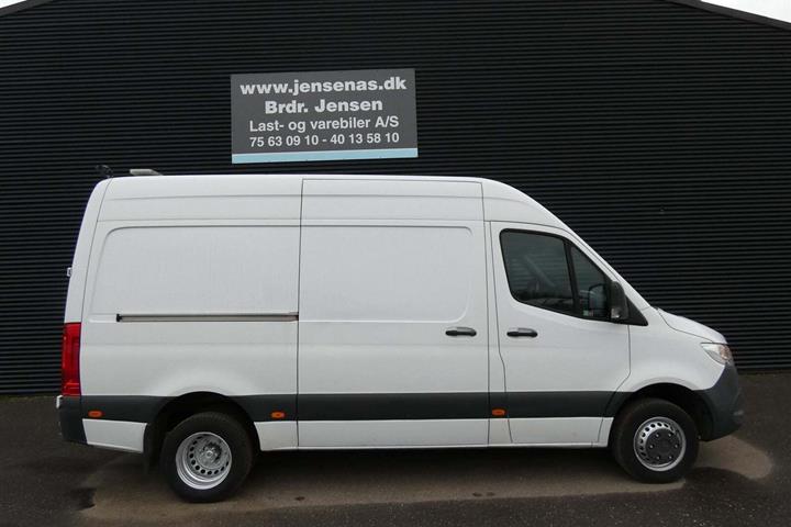 Hvid Mercedes Sprinter 516 fra 2020