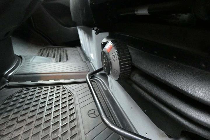 Hvid Mercedes Sprinter 516 fra 2020 set indefra