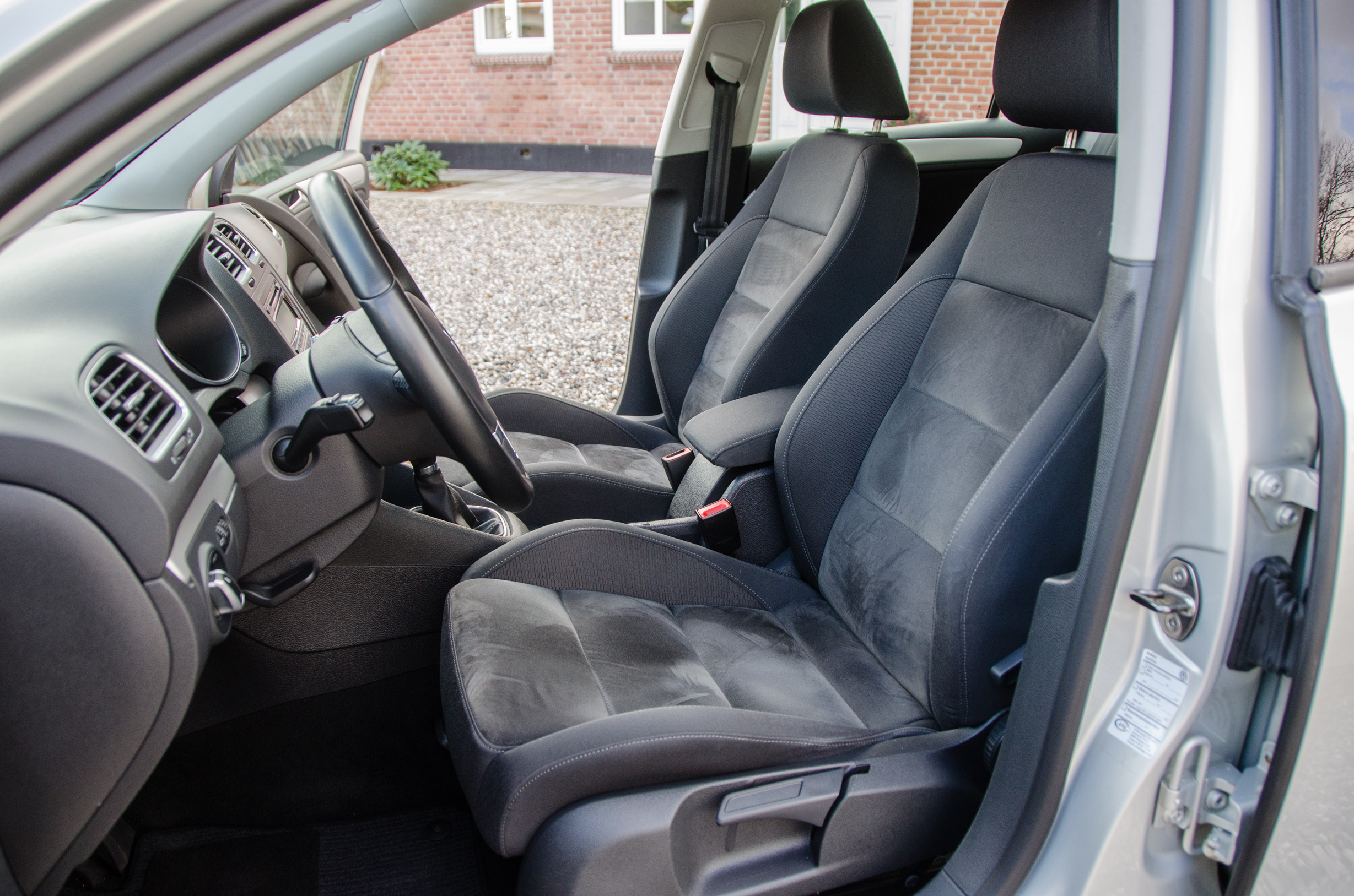 Sølv VW Golf fra 2009