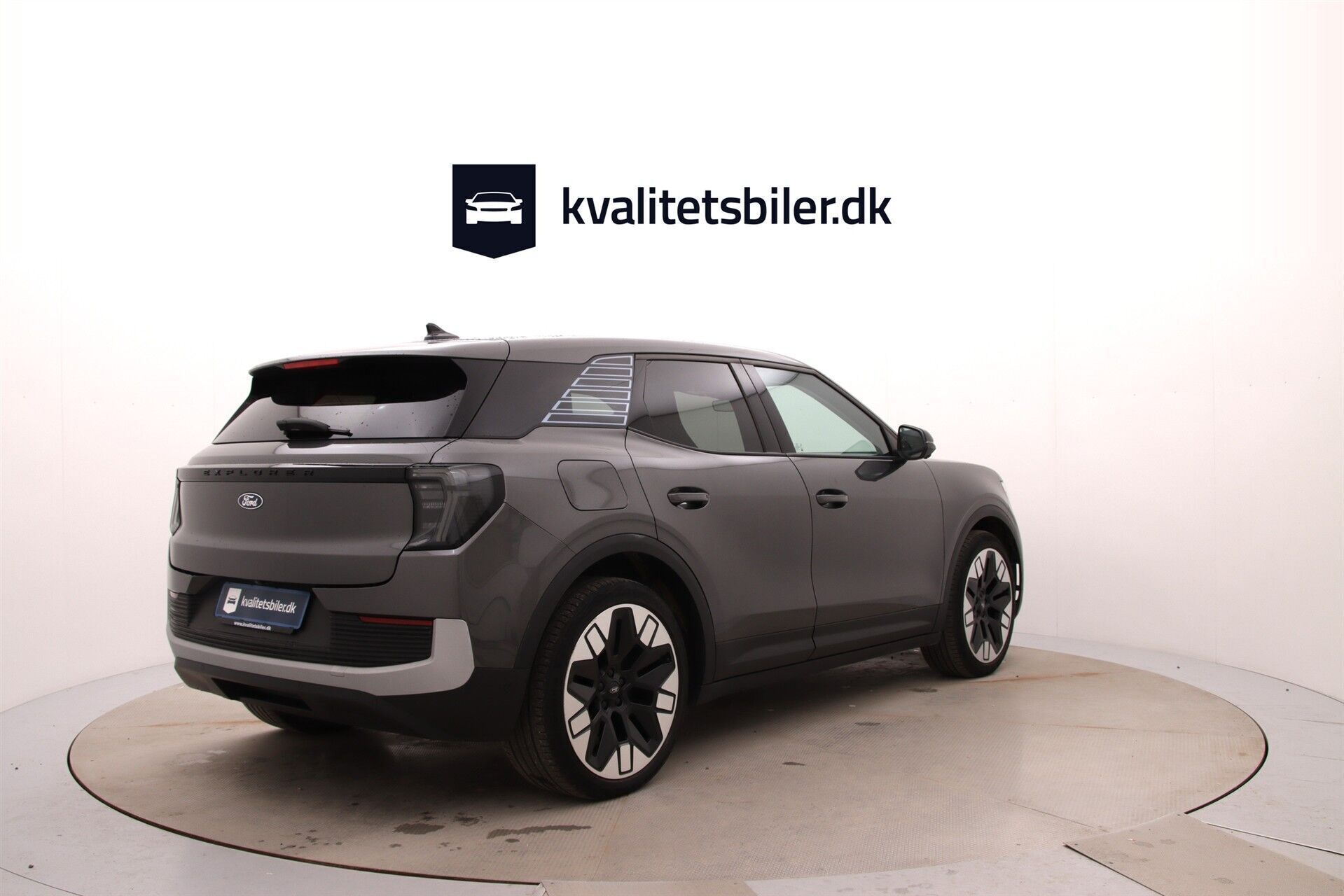 Grå Ford Explorer fra 2025