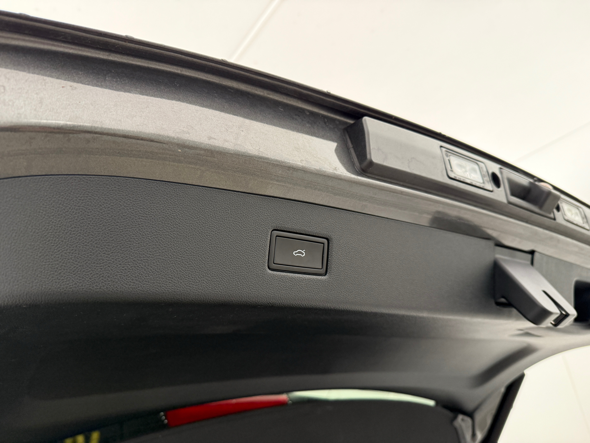 Grå Ford Explorer fra 2025