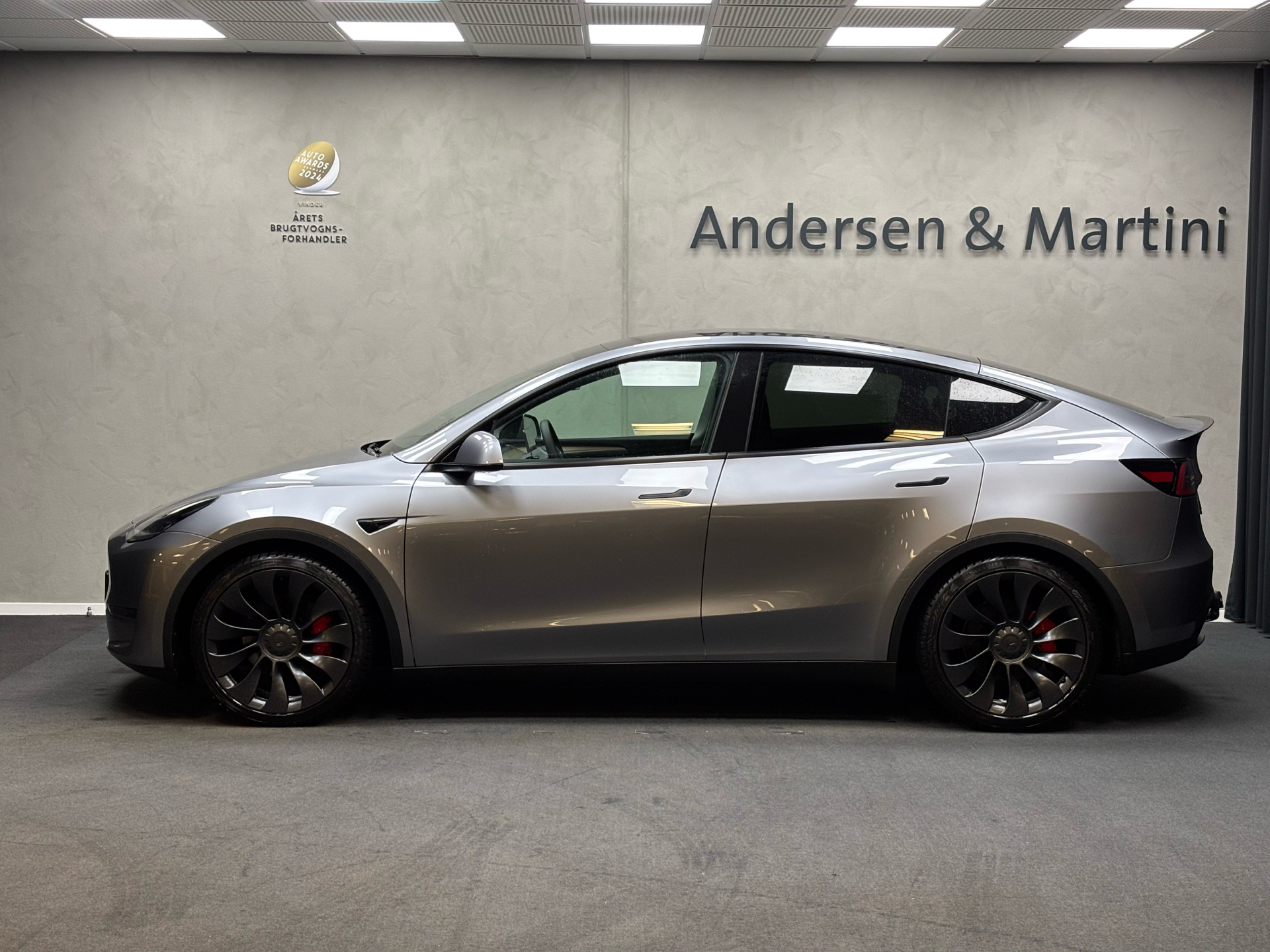 Tesla Model Y EL Performance AWD 534HK 5d Aut.
