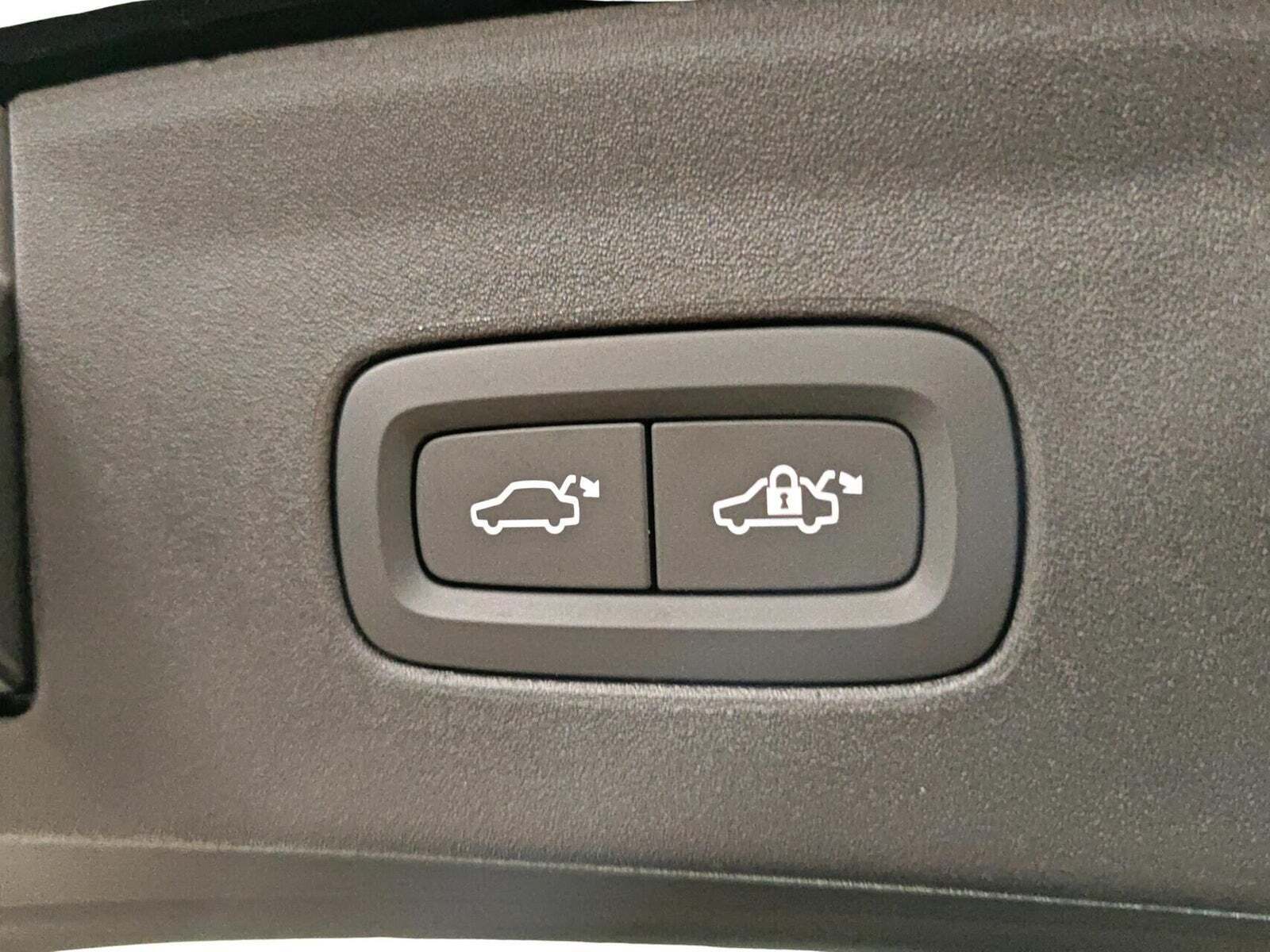 Sort Polestar 2 fra 2025