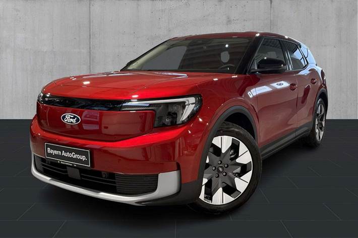 Rød Ford Explorer fra 2025 set udefra