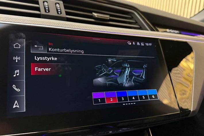 Grå Audi e-tron fra 2022