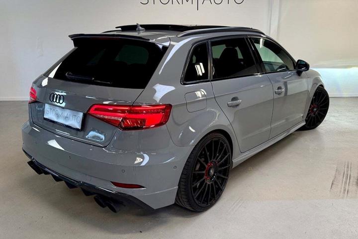 Grå Audi S3 fra 2017