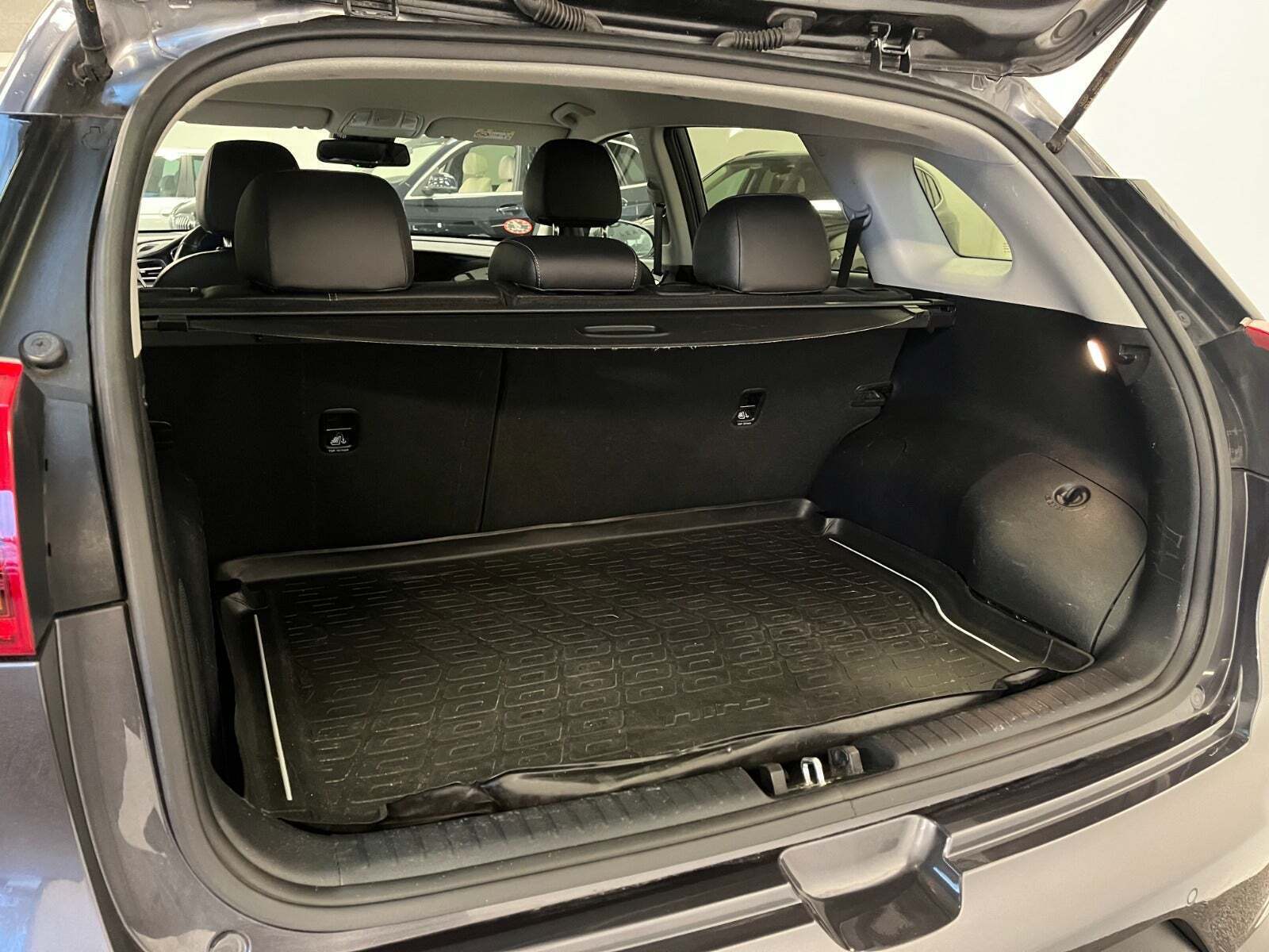 Grå Kia Niro fra 2021