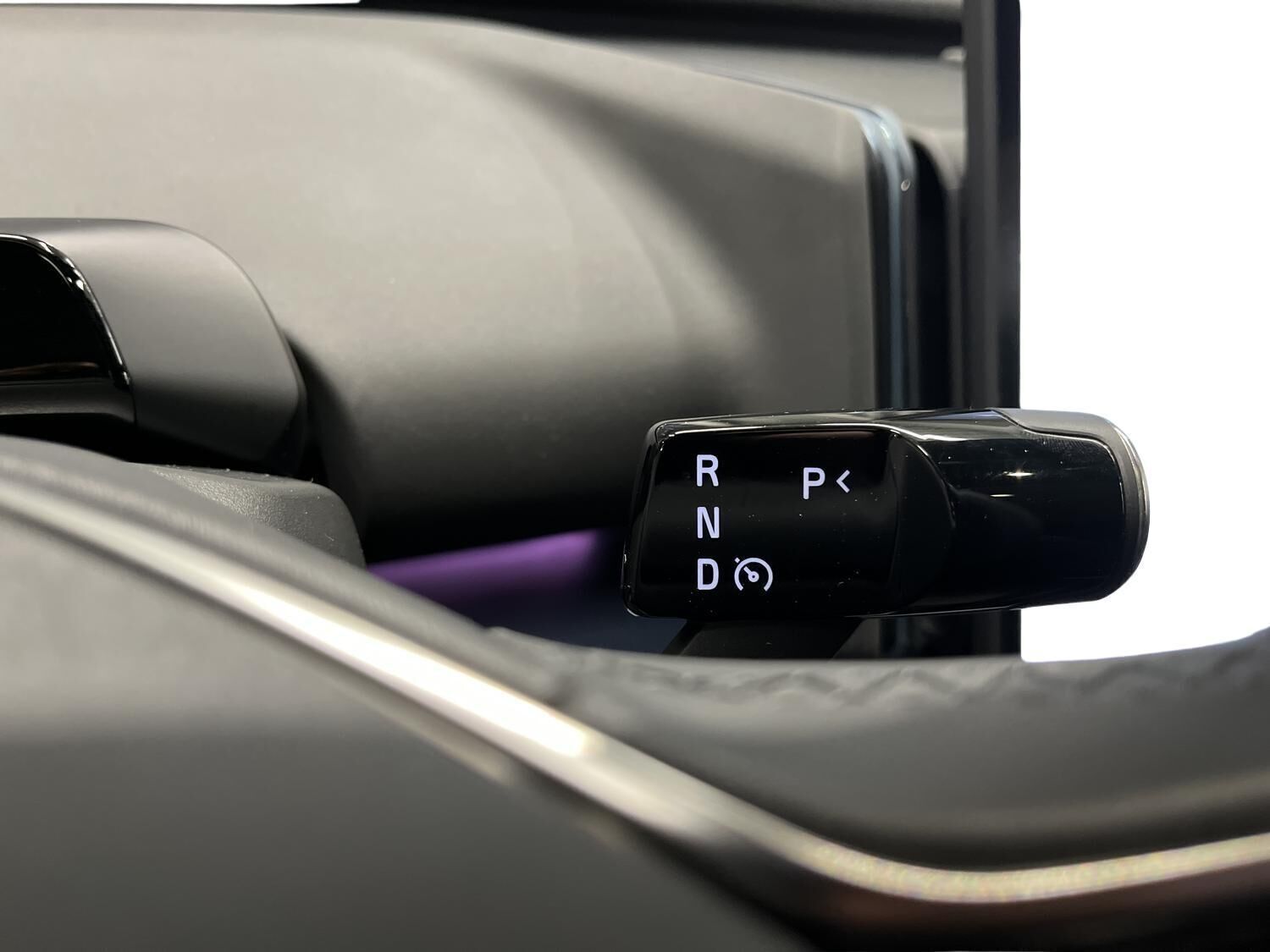 Grå Volvo EX30 fra 2024