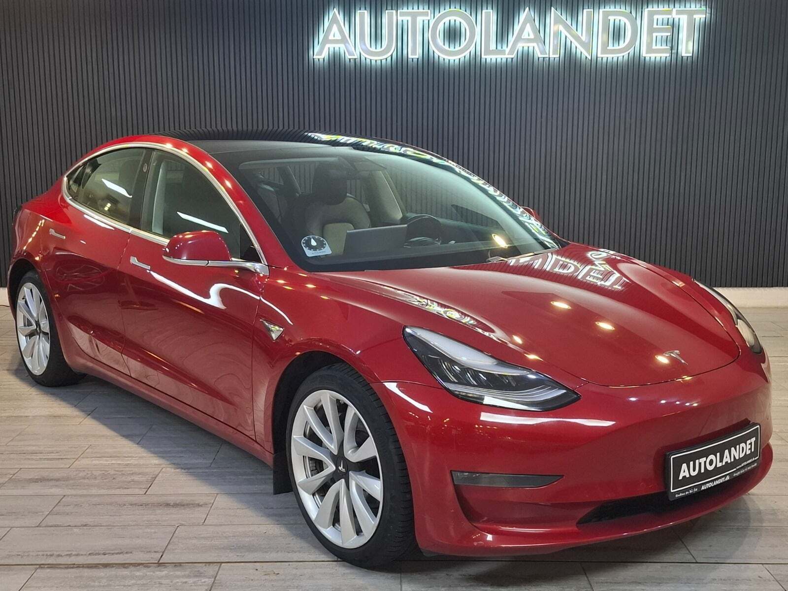 Tesla Model 3 Long Range AWD