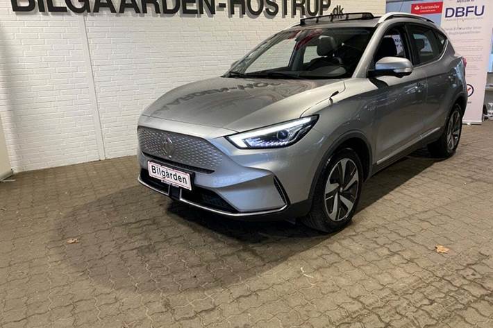Sølv MG ZS fra 2022 set udefra