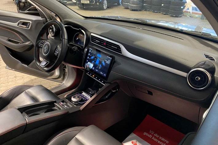 Sølv MG ZS fra 2022