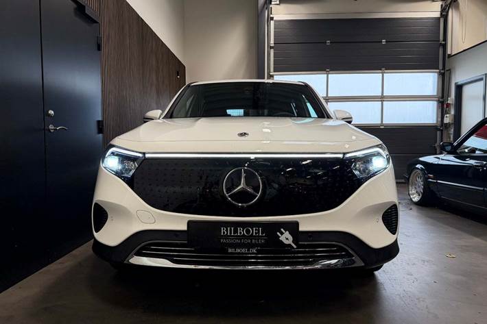 Hvid Mercedes EQB250+ fra 2024