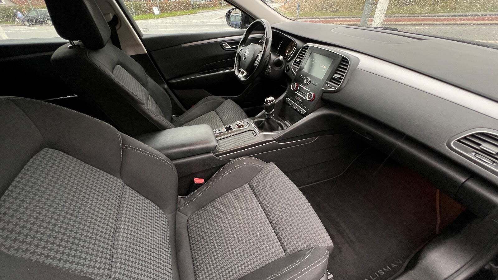 Sort Renault Talisman fra 2016