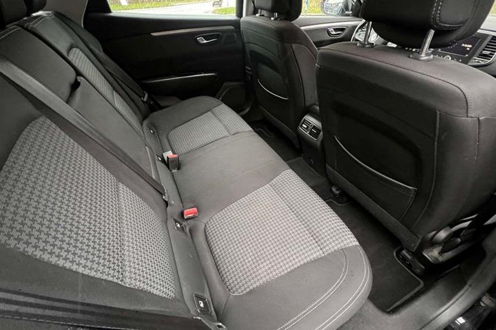 Sort Renault Talisman fra 2016