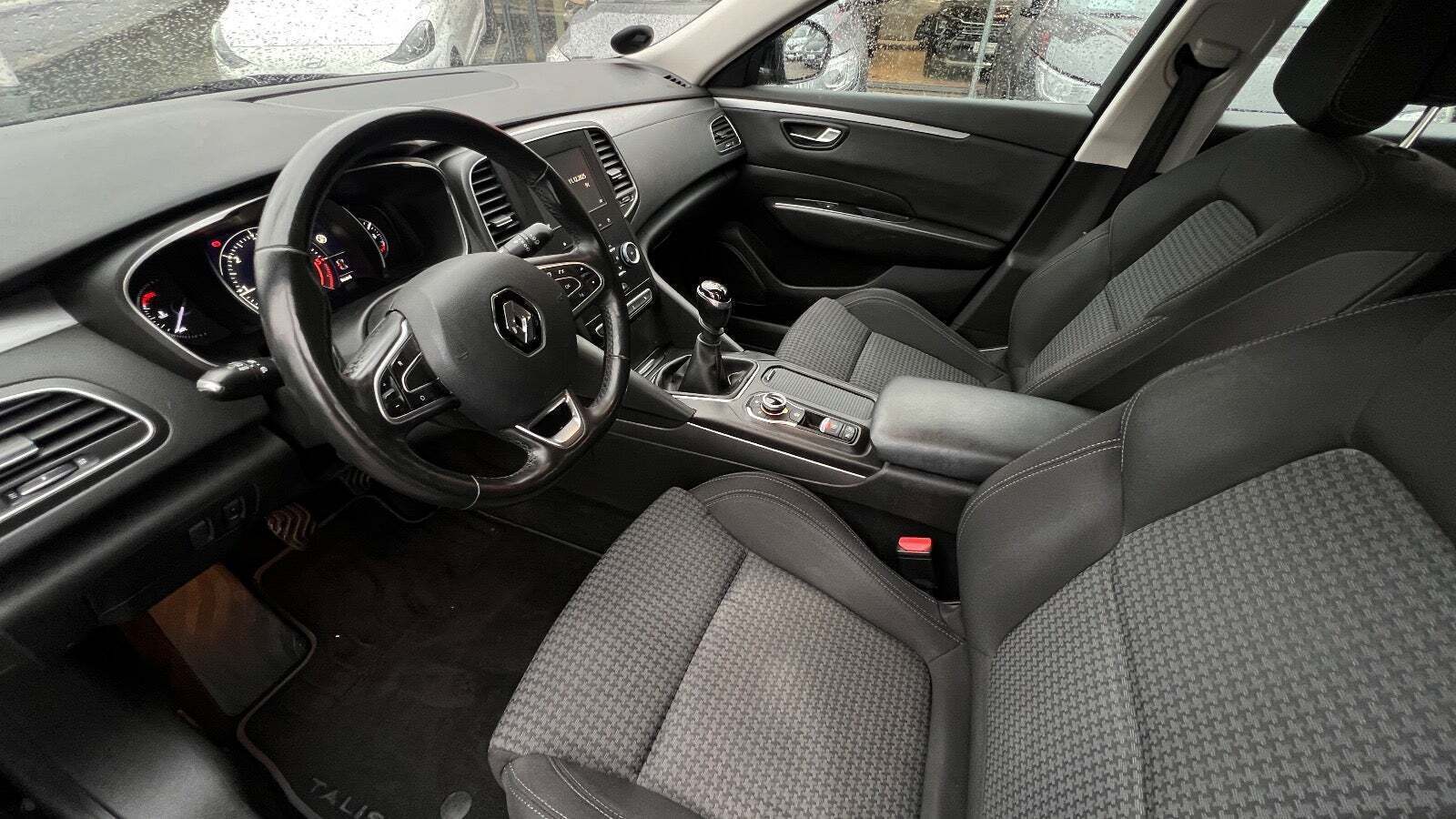 Sort Renault Talisman fra 2016