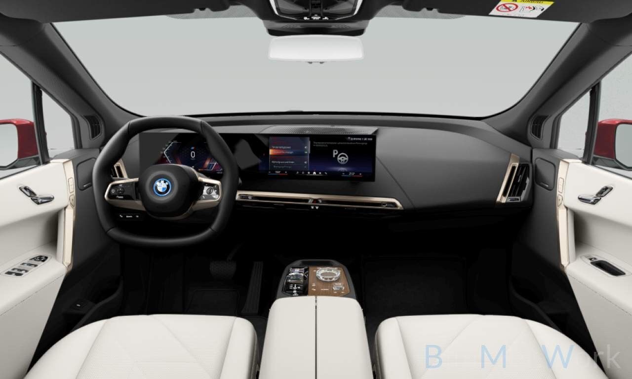Rød BMW iX fra 2024