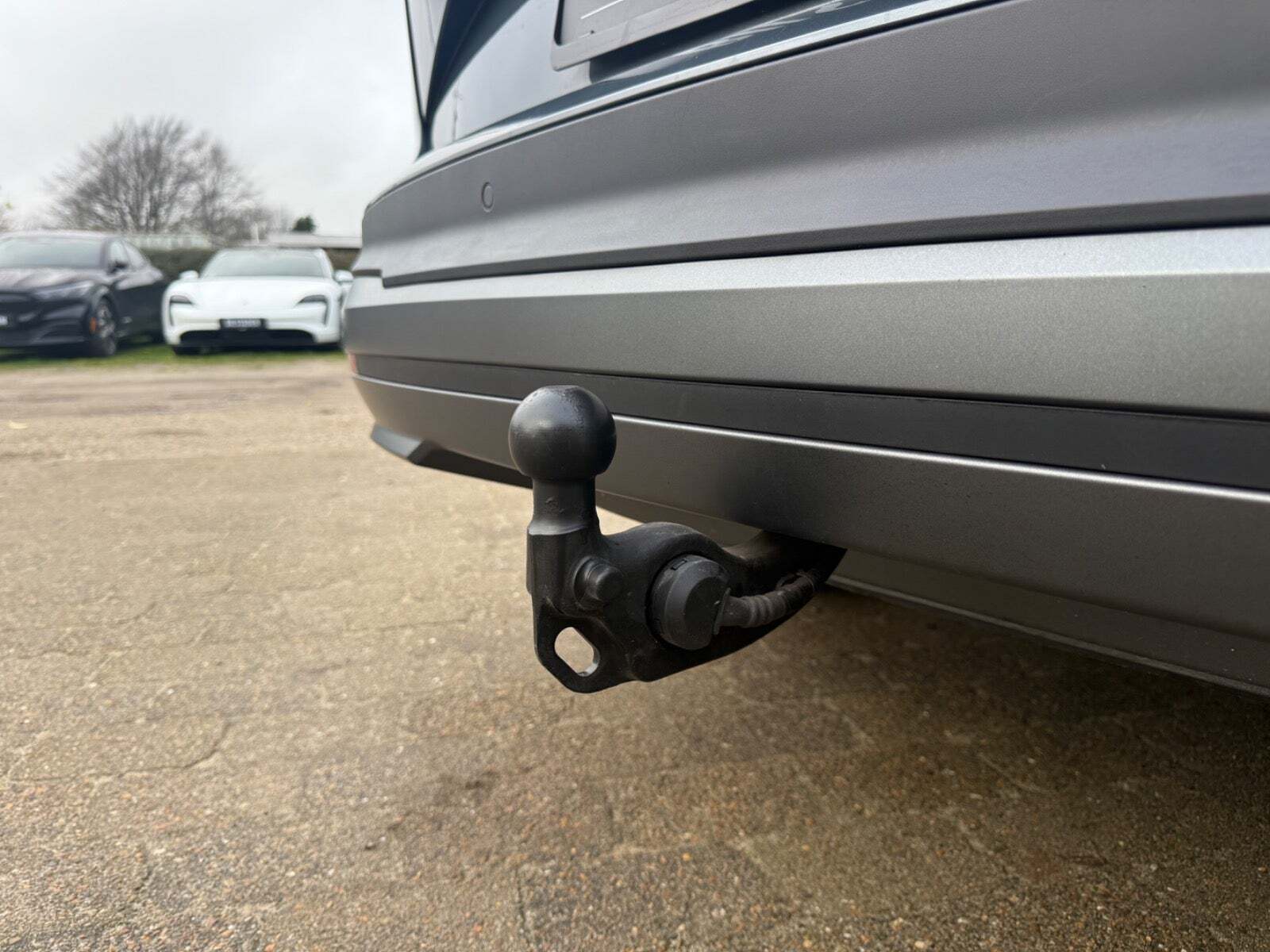 Grå Skoda Enyaq fra 2021