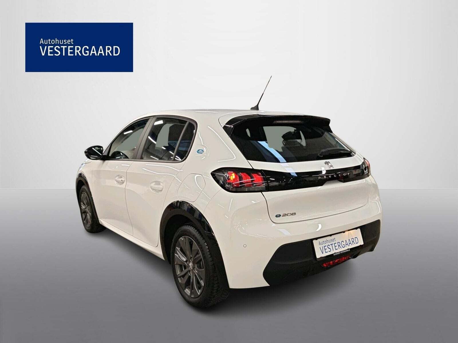 Hvid Peugeot e-208 fra 2022