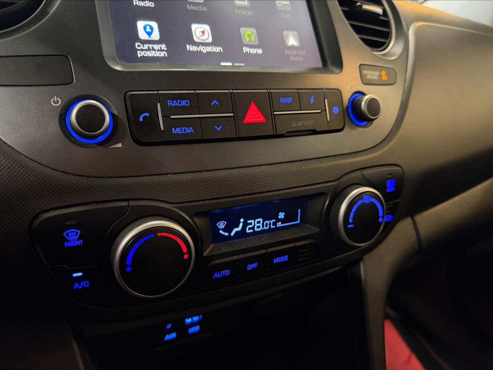 Brun Hyundai i10 fra 2017