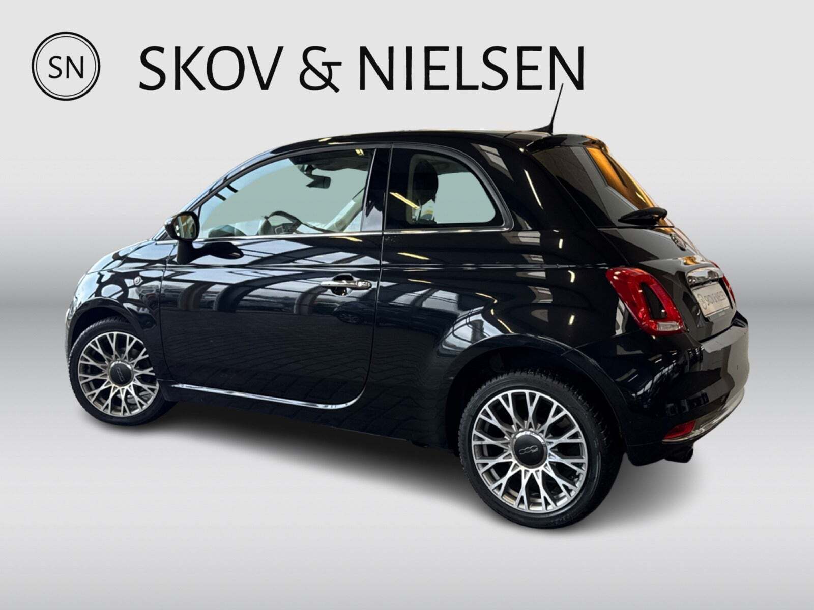 Sort Fiat 500 fra 2018