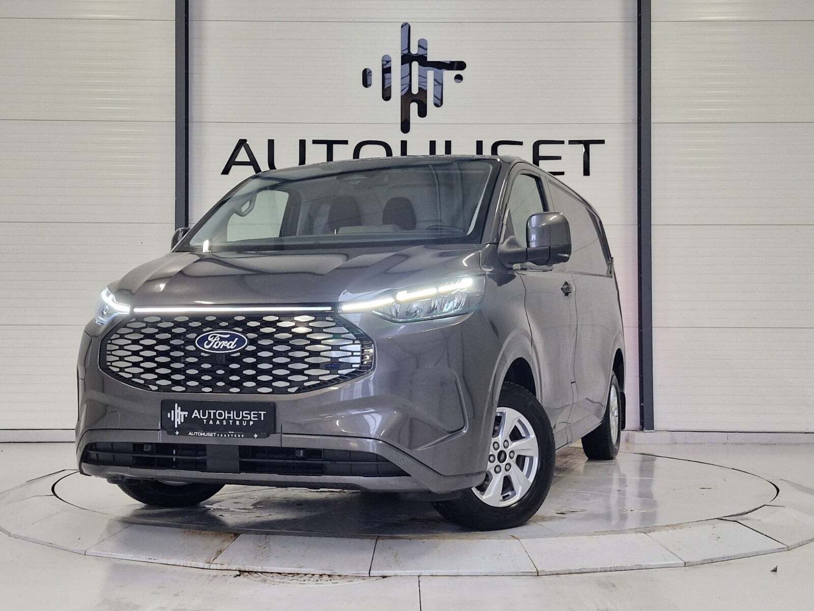 Ford E-Transit Custom 320L 64 Limited