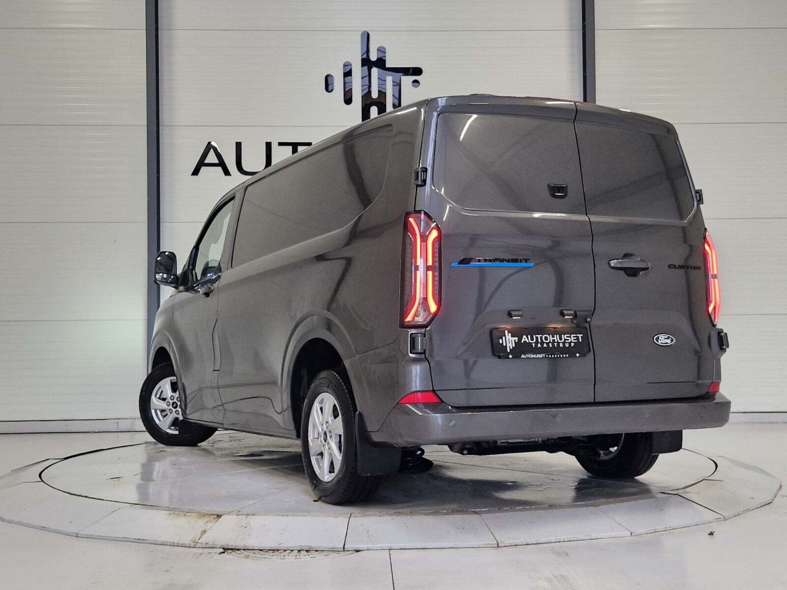 Ford E-Transit Custom 320L 64 Limited