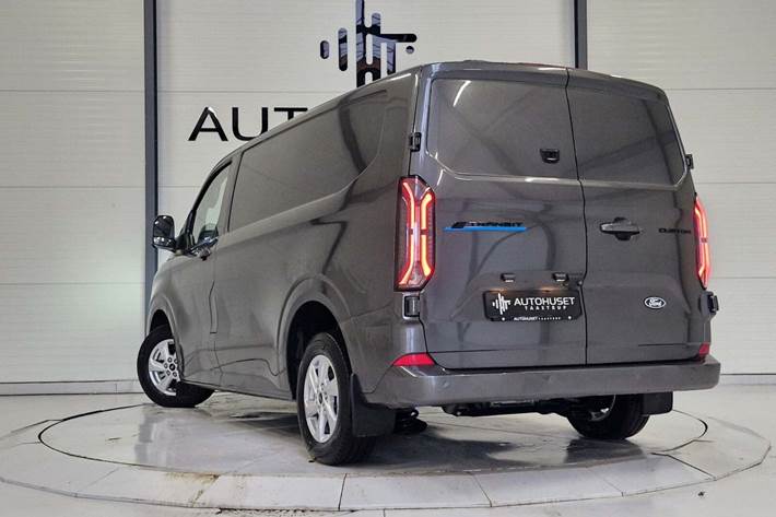 Grå Ford E-Transit Custom 320S fra 2025