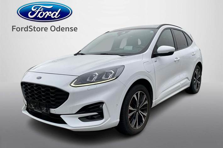 Hvid Ford Kuga fra 2021 set udefra