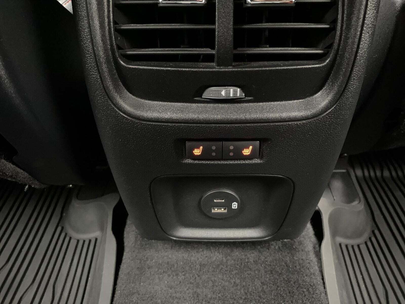 Hvid Ford Kuga fra 2021