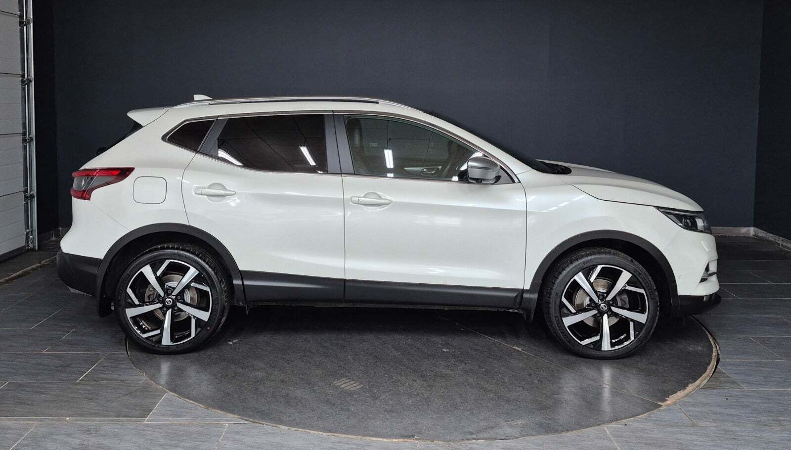 Hvid Nissan Qashqai fra 2018