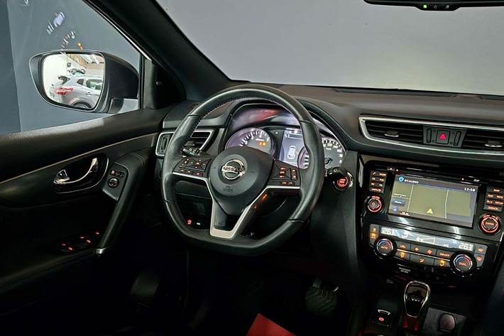 Hvid Nissan Qashqai fra 2018