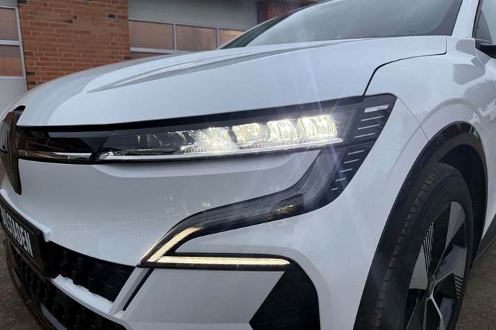 Hvid Renault Megane E-Tech fra 2022