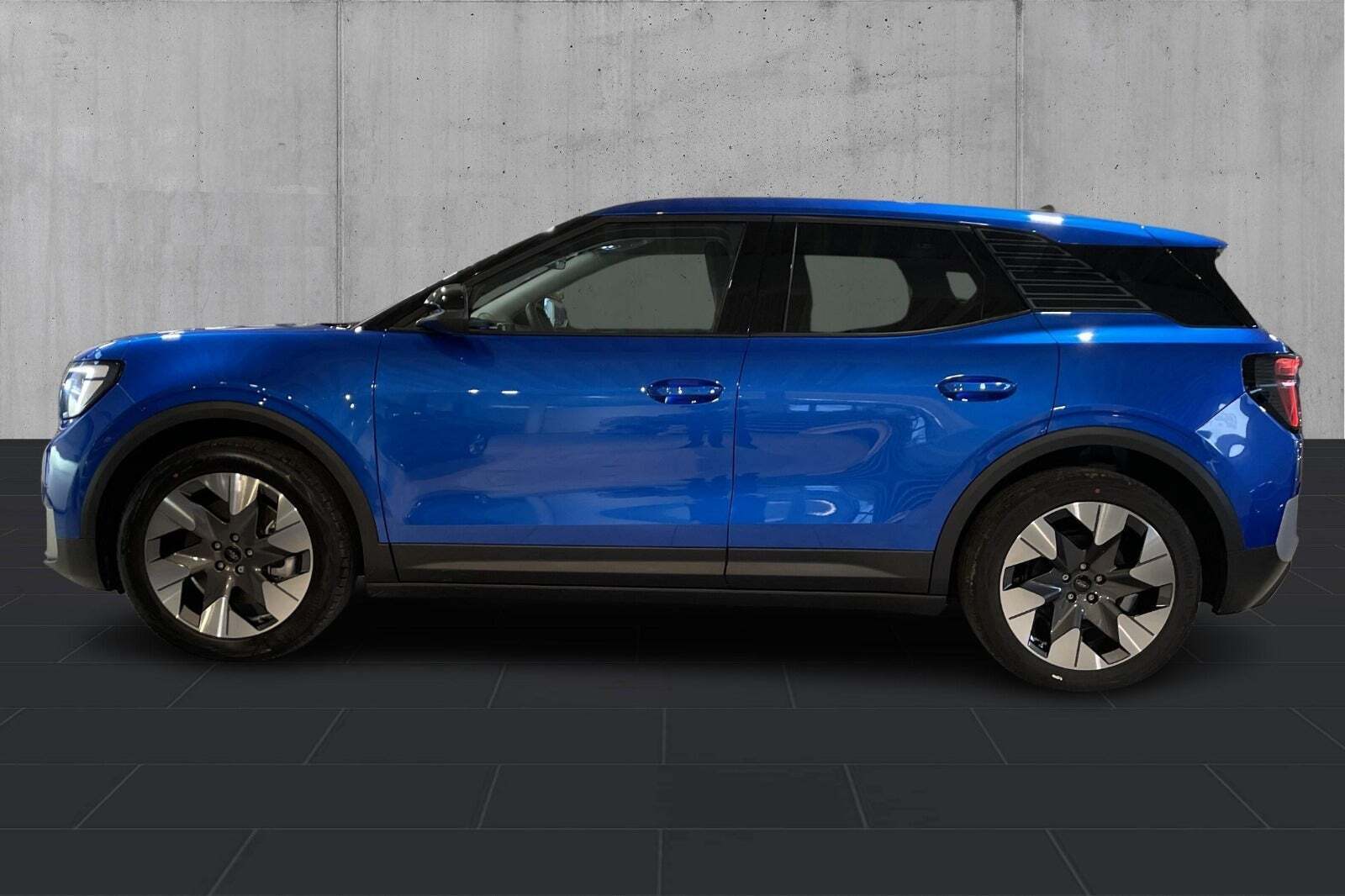 Ford Explorer 82 Premium Extended Range