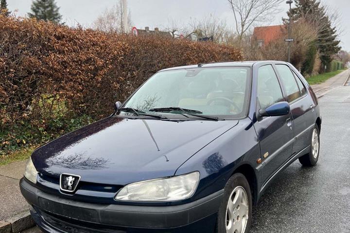 undefined Peugeot 306 fra 1998 set udefra