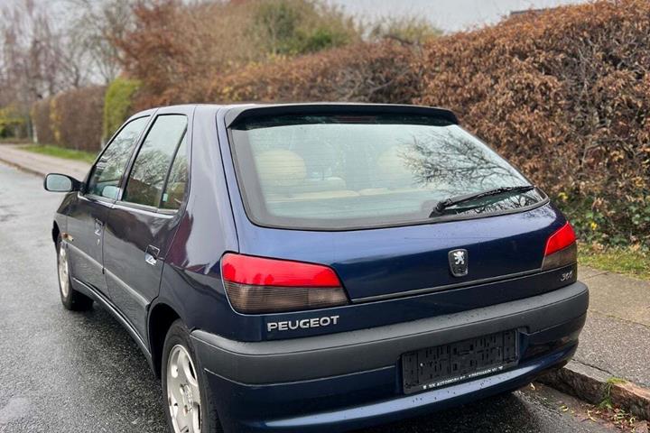 undefined Peugeot 306 fra 1998 set udefra