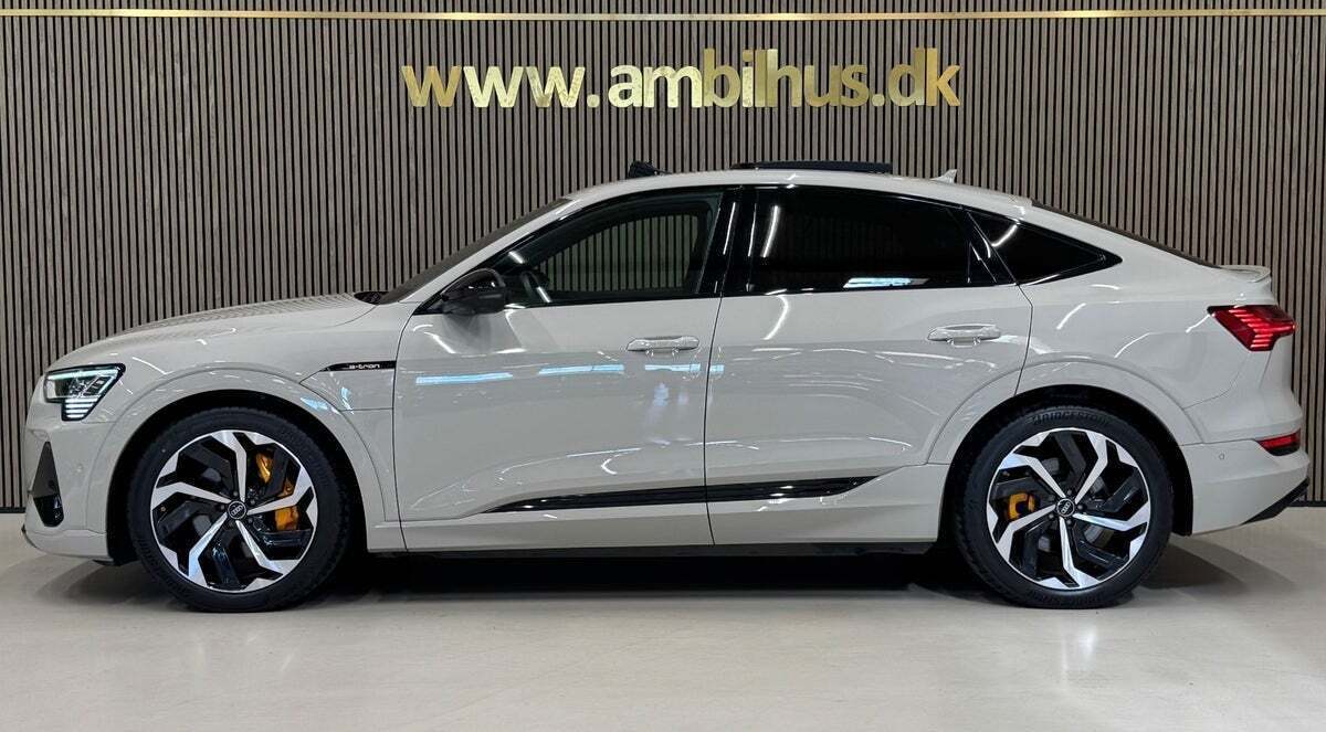 Audi e-tron 55 S-line Sportback quattro