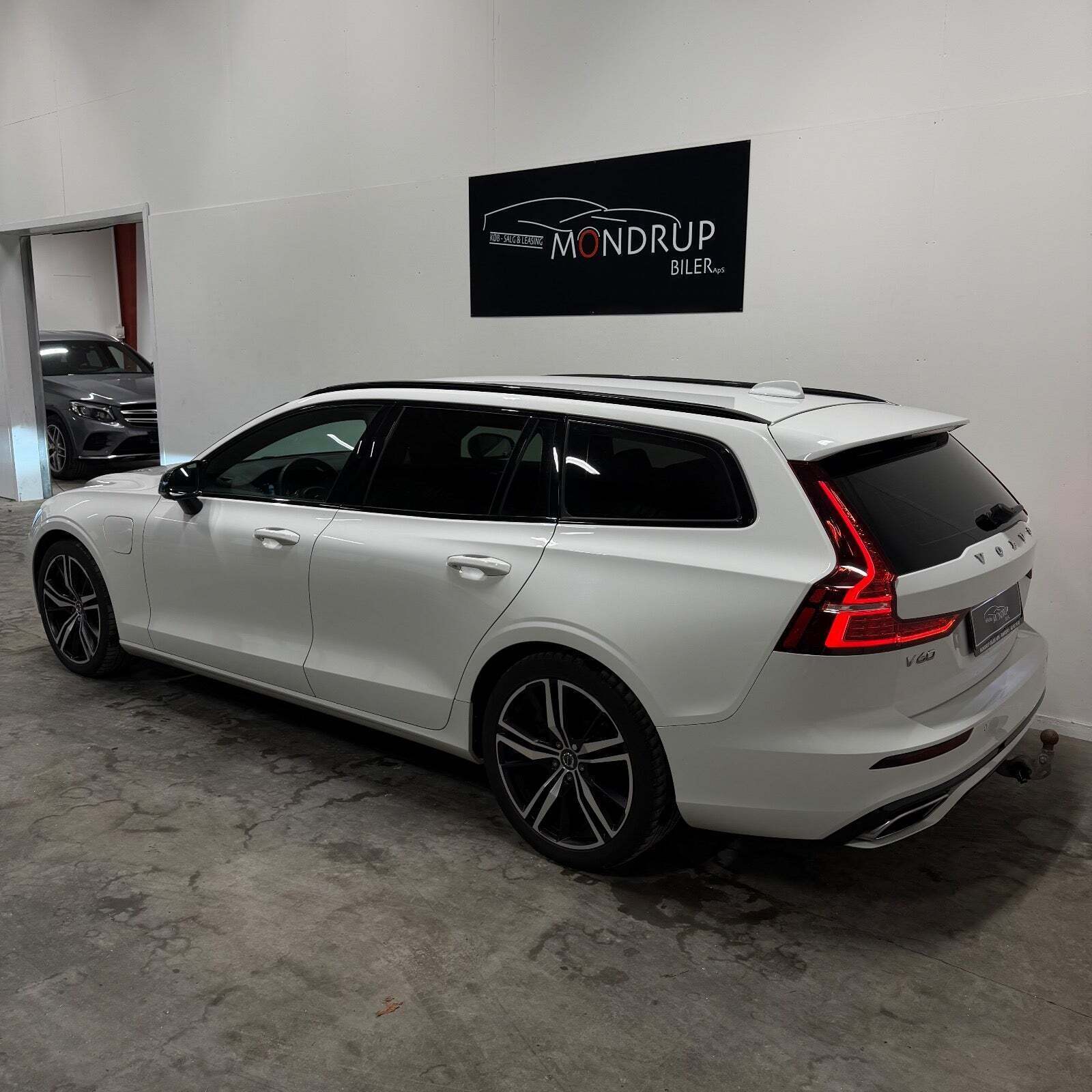 Volvo V60 2,0 T6 ReCharge R-Design aut. AWD