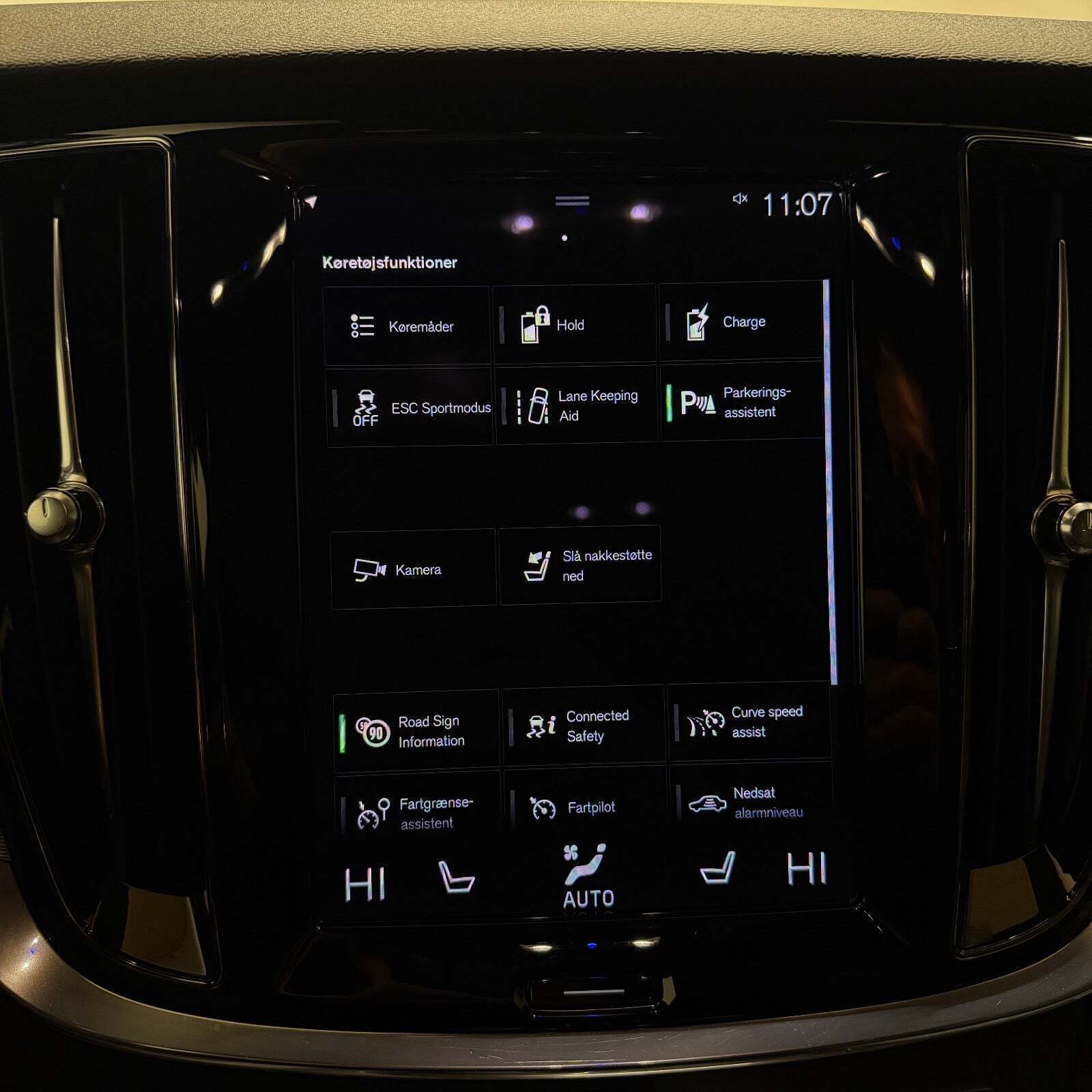 Hvid Volvo V60 fra 2022