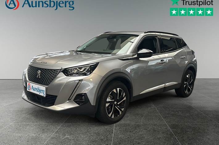 Grå Peugeot e-2008 fra 2022 set udefra